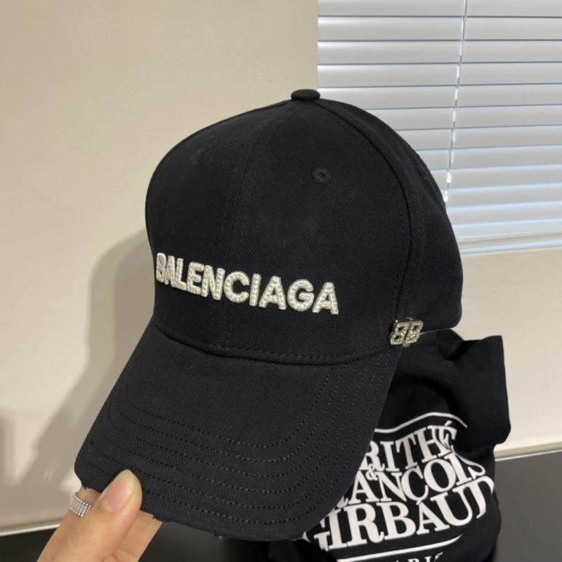 BALENCIAGA